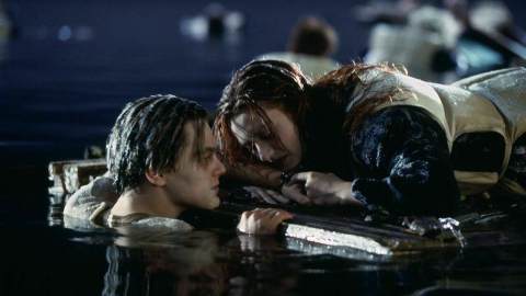 Dalla porta di Titanic alla scarpetta di Cenerentola: i 5 buchi di trama più ridicoli della storia del cinema