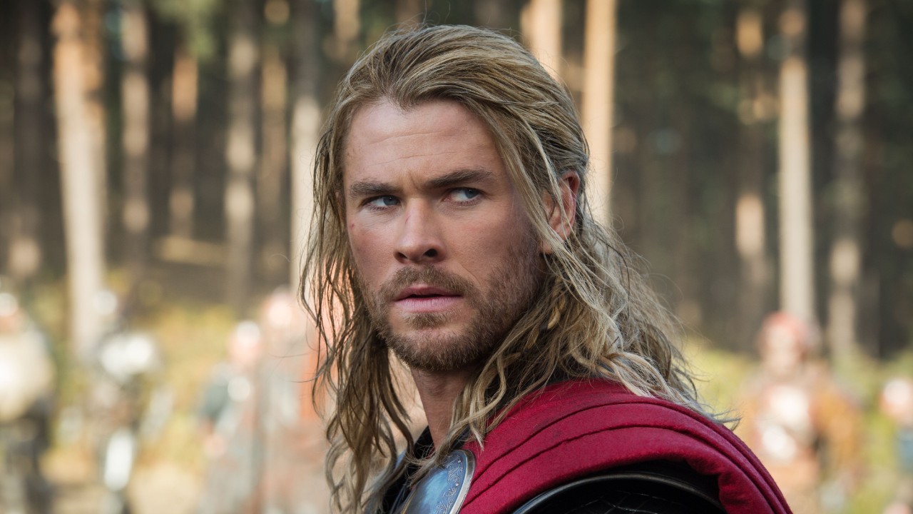Avengers: Doomsday, Chris Hemsworth è pronto a tornare nel ruolo di Thor: il video dell'allenamento pre-riprese