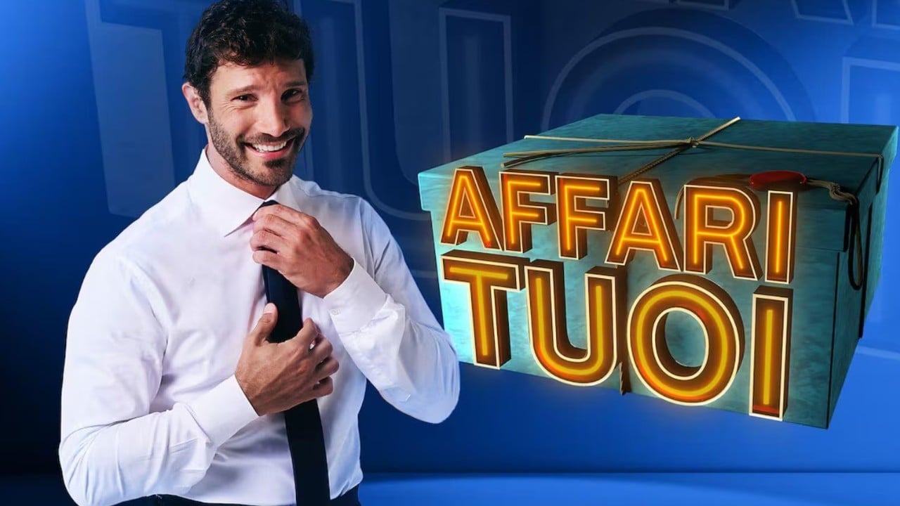 Affari Tuoi: la puntata speciale di domenica 4 maggio, in prima serata su Rai1 Affari Tuoi: la puntata speciale di domenica 4 maggio, in prima serata su Rai1
