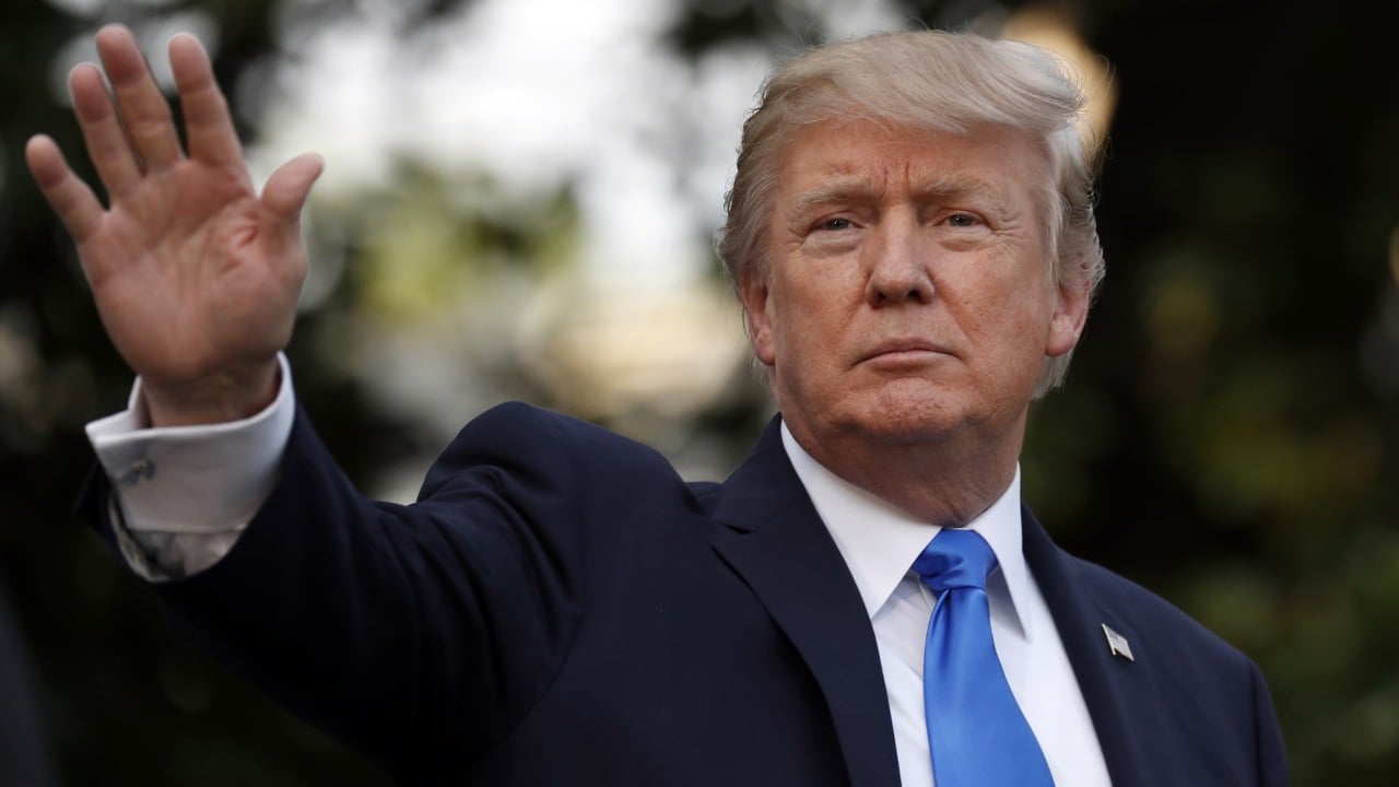 Donald Trump da Comingsoon.it donald trump annuncia dazi del 100 per i film prodotti fuori dagli stati uniti perché il cinema americano sta morendo