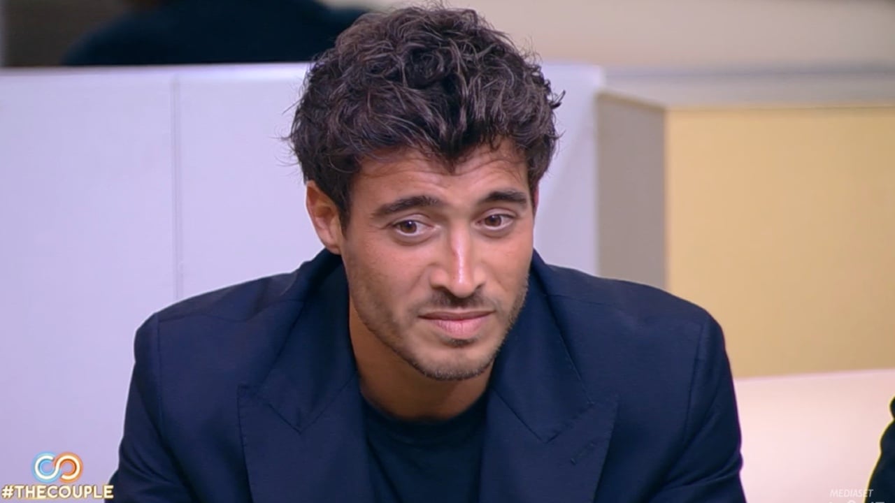 The Couple, Antonino Spinalbese contro tutti in Puntata e arriva il pungente commento di Luca Tomassini The Couple, Antonino Spinalbese contro tutti in Puntata e arriva il pungente commento di Luca Tomassini