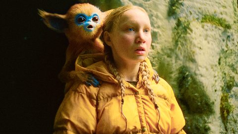 The Legend of Ochi, il film a metà strada tra realismo e fantasia, tra artigianato cinematografico e sensibilità moderne