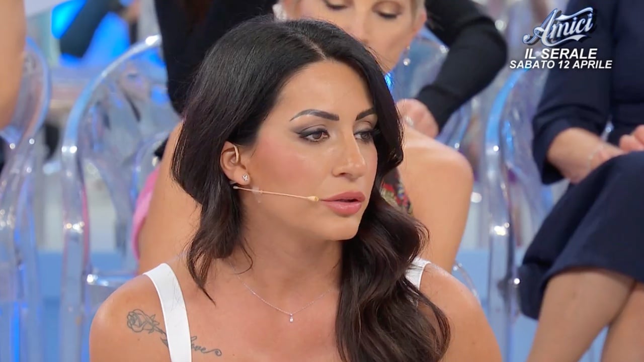 Uomini e Donne, avvistati: Margherita Aiello e Dennis Bogoncelli insieme a Roma dopo l Uomini e Donne, avvistati: Margherita Aiello e Dennis Bogoncelli insieme a Roma dopo l