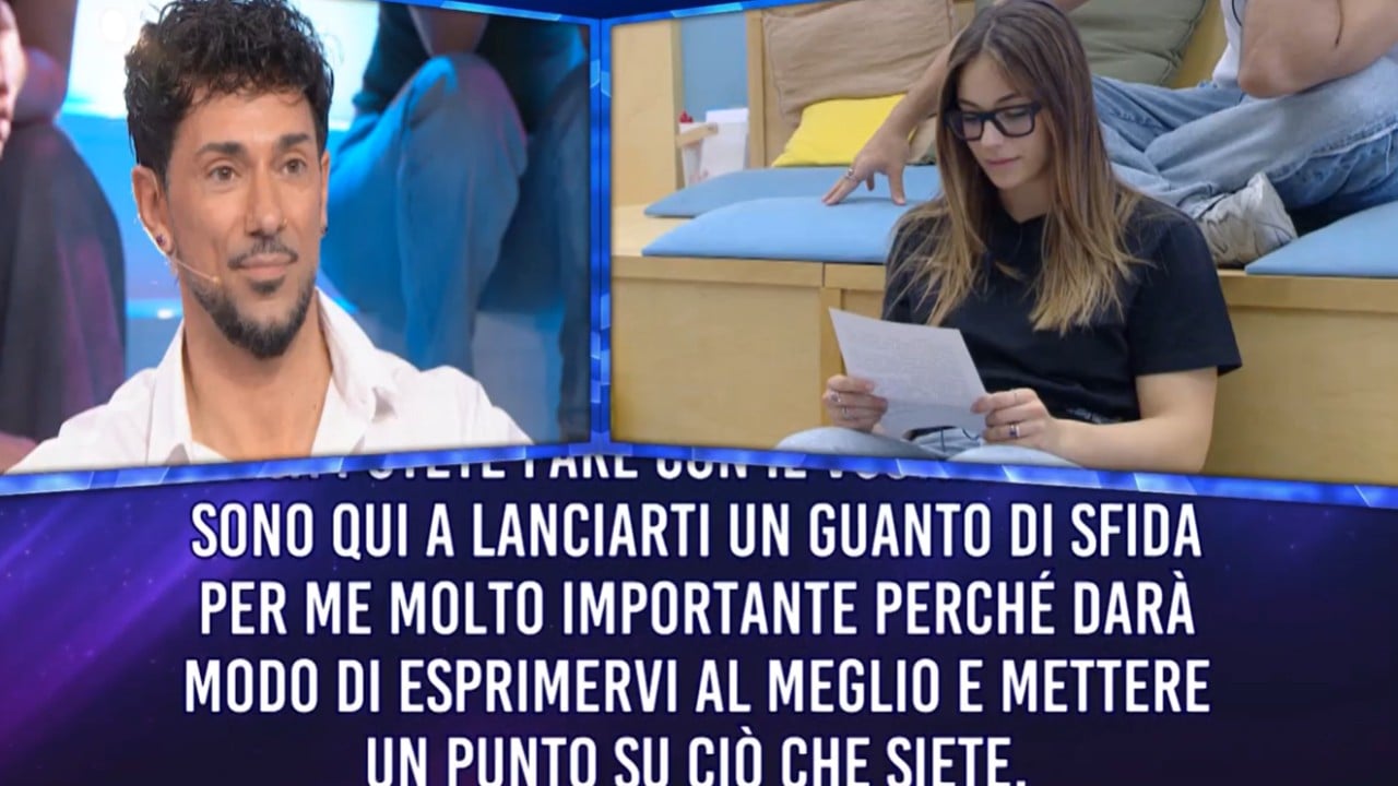 Amici 24, Emanuel Lo punta il dito contro Alessia: "Siamo arrivati alla semifinale e per questo ho deciso che..." (VIDEO) Amici 24, Emanuel Lo punta il dito contro Alessia: "Siamo arrivati alla semifinale e per questo ho deciso che..." (VIDEO)