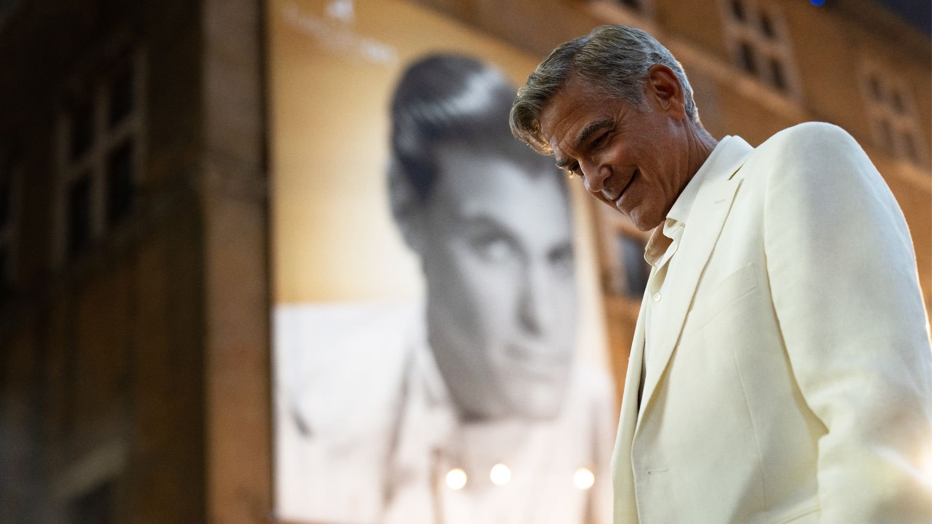 George Clooney è Jay Kelly: prima foto ufficiale del film Netflix George Clooney è Jay Kelly: prima foto ufficiale del film Netflix