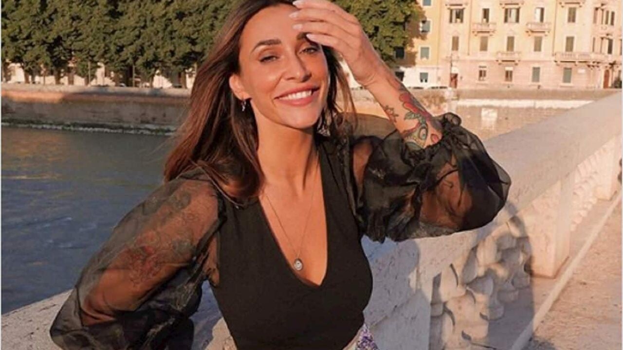 Uomini e Donne, Sonia Lorenzini svela: "Perseguitata da una stalker, ho vissuto un incubo" Uomini e Donne, Sonia Lorenzini svela: "Perseguitata da una stalker, ho vissuto un incubo"
