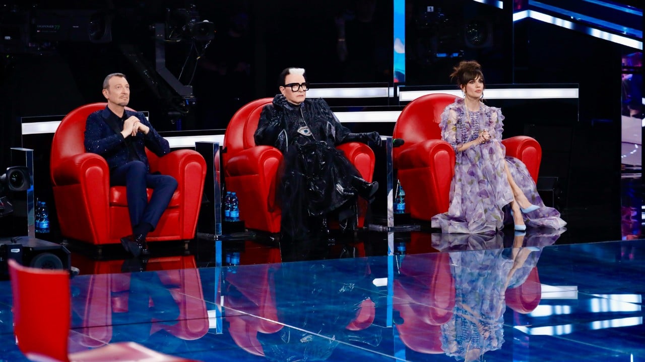 amici 24 semifinale a sorpresa ecco chi avrebbe deciso di salvare la giuria del serale da Comingsoon.it amici 24 semifinale a sorpresa ecco chi avrebbe deciso di salvare la giuria del serale