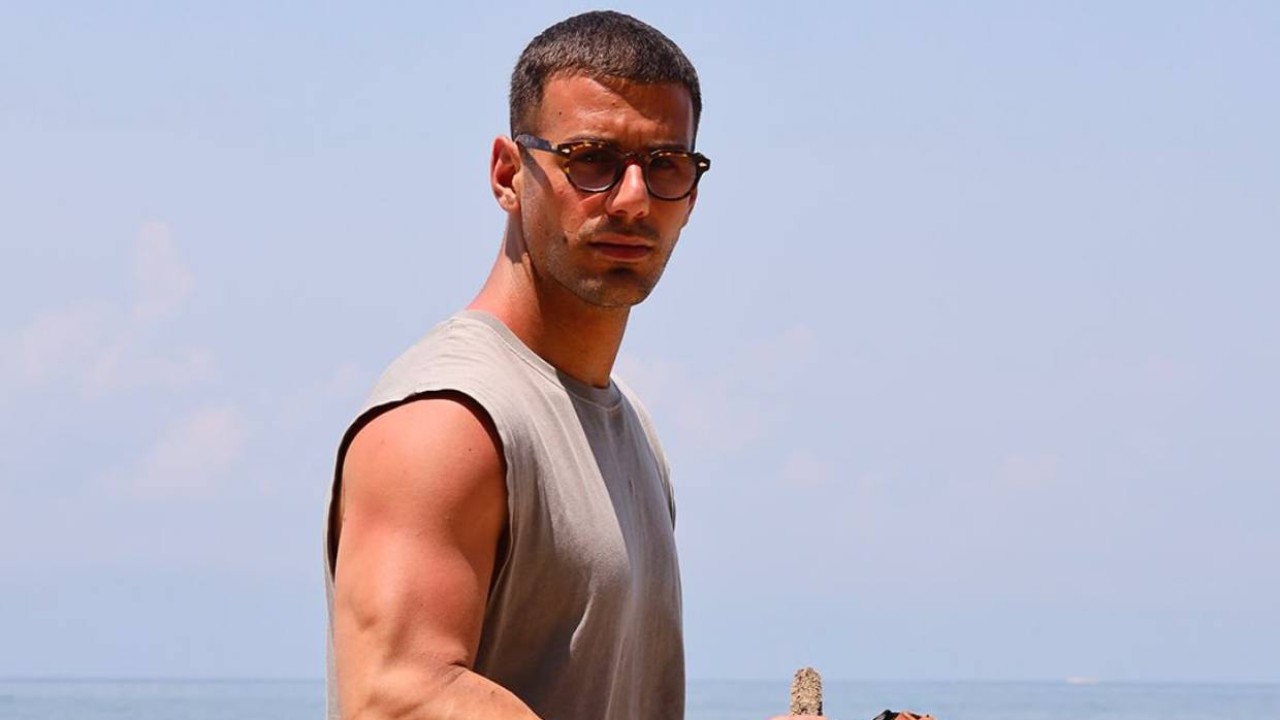 Isola dei Famosi: Il cantante neomelodico Angelo Famao, si ritira dopo soli tre giorni Isola dei Famosi: Il cantante neomelodico Angelo Famao, si ritira dopo soli tre giorni