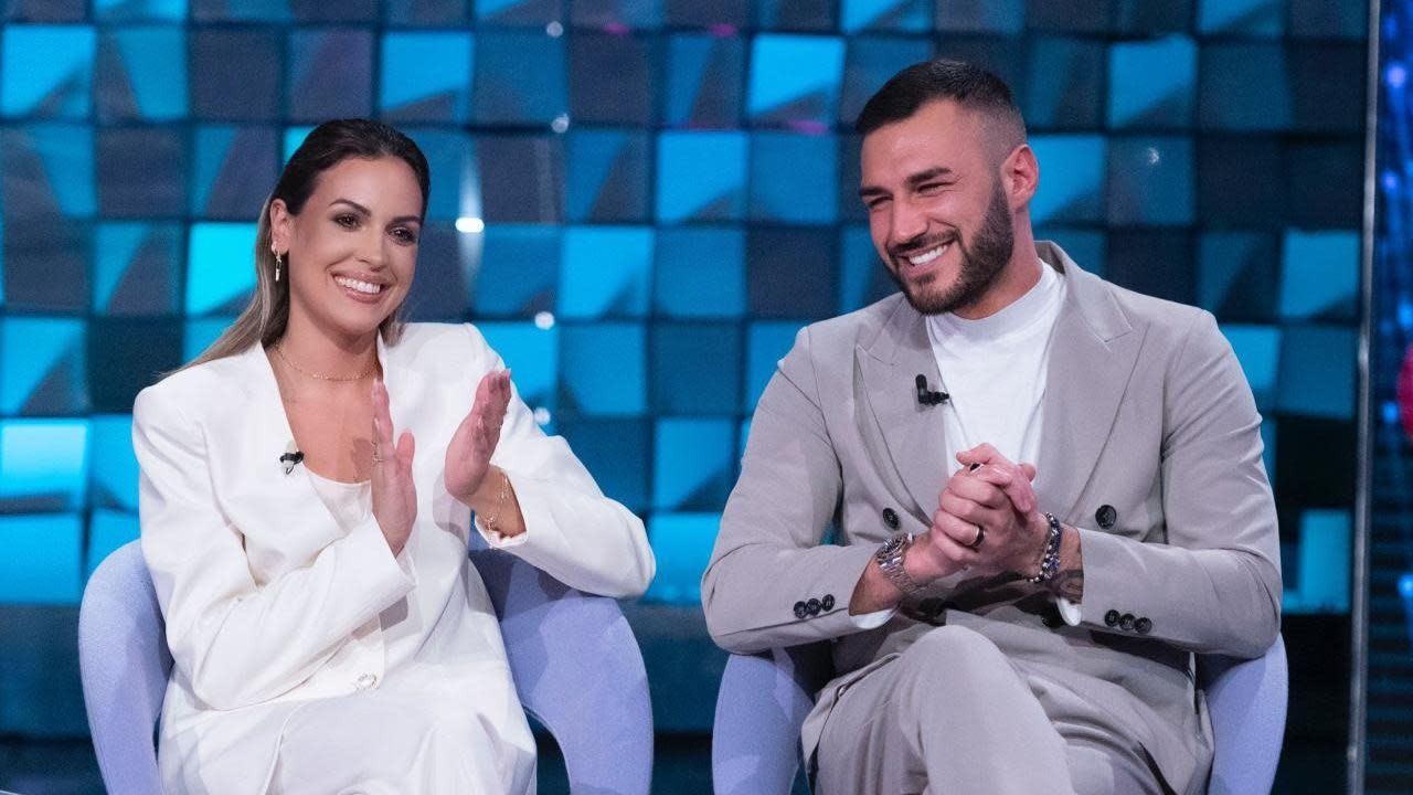 Uomini e Donne, Claudia Dionigi è in dolce attesa per la seconda volta: il tenero annuncio con Lorenzo Riccardi Uomini e Donne, Claudia Dionigi è in dolce attesa per la seconda volta: il tenero annuncio con Lorenzo Riccardi