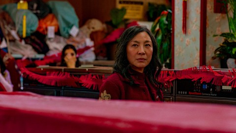 The Surgeon, Michelle Yeoh chirurga rapita per una misteriosa operazione nel nuovo film dai produttori di John Wick