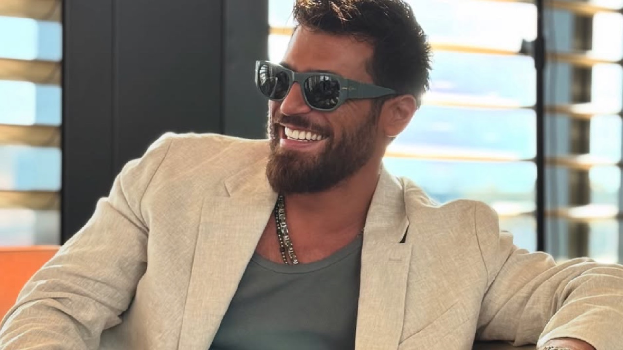 Can Yaman e Viola come il Mare: la terza stagione si farà? Can Yaman e Viola come il Mare: la terza stagione si farà?