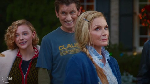 Michelle Pfeiffer nel primo trailer della commedia natalizia Oh. What. Fun.