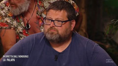 Isola dei Famosi: È scontro tra Mario Adinolfi e Loredana Cannata, lei sbotta: "Mi stai minacciando?"