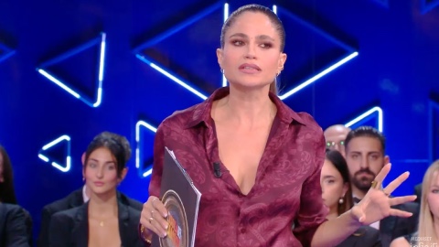 Isola dei Famosi, Veronica Gentili si lascia andare ad una sfuriata in diretta: cosa è successo 