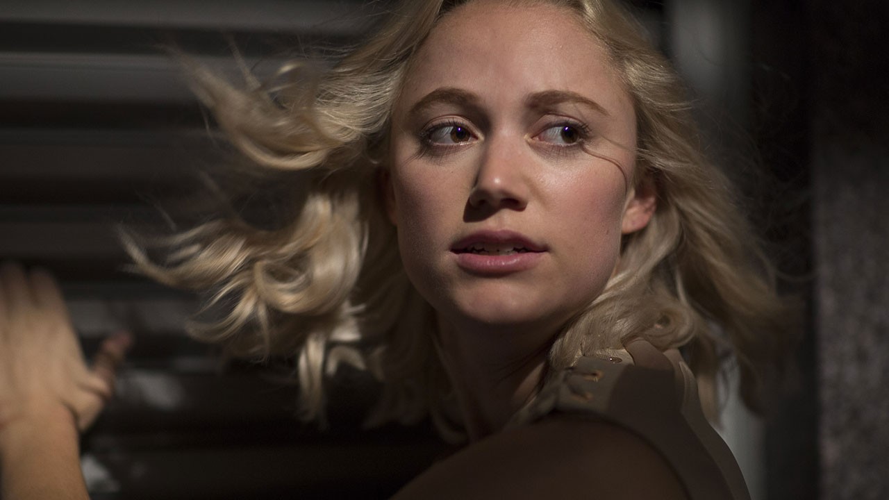 Victorian Psycho, Maika Monroe sostituisce Margaret Qualley nel ruolo di una governante killer