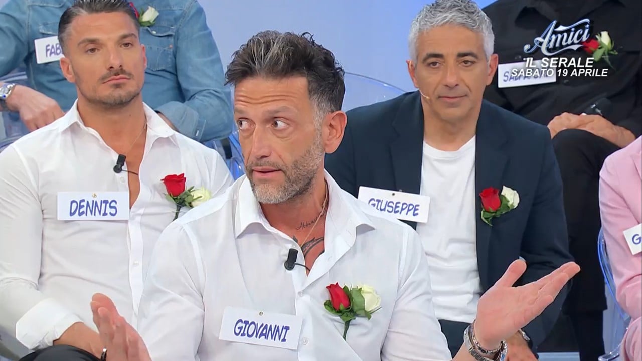 Uomini e Donne, Giovanni Siciliano e quel gesto per una dama che non è passato inosservato Uomini e Donne, Giovanni Siciliano e quel gesto per una dama che non è passato inosservato