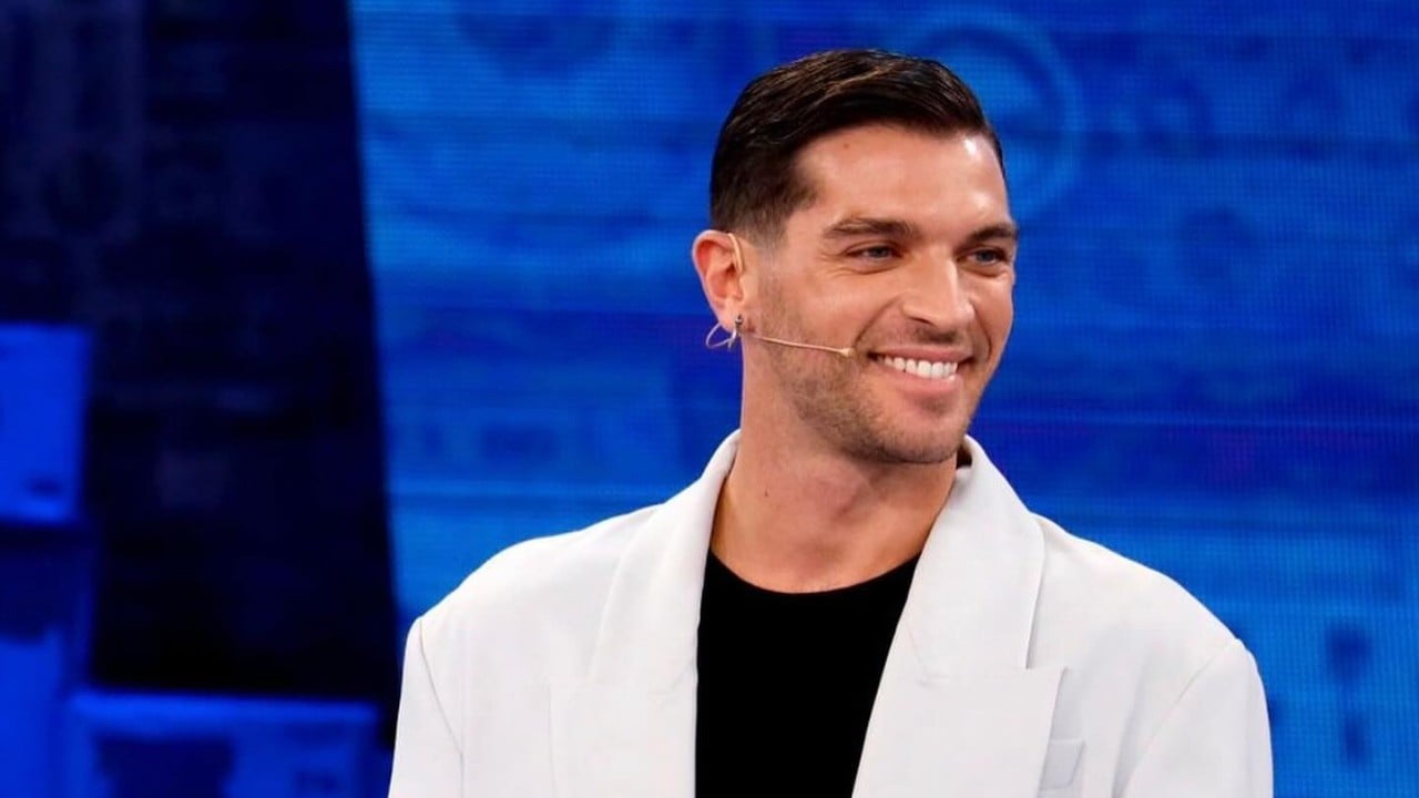 Amici 24, la dolce dedica di Simone Nolasco ai ballerini del talent show: "Felice che quest’anno la danza abbia trionfato" Amici 24, la dolce dedica di Simone Nolasco ai ballerini del talent show: "Felice che quest’anno la danza abbia trionfato"