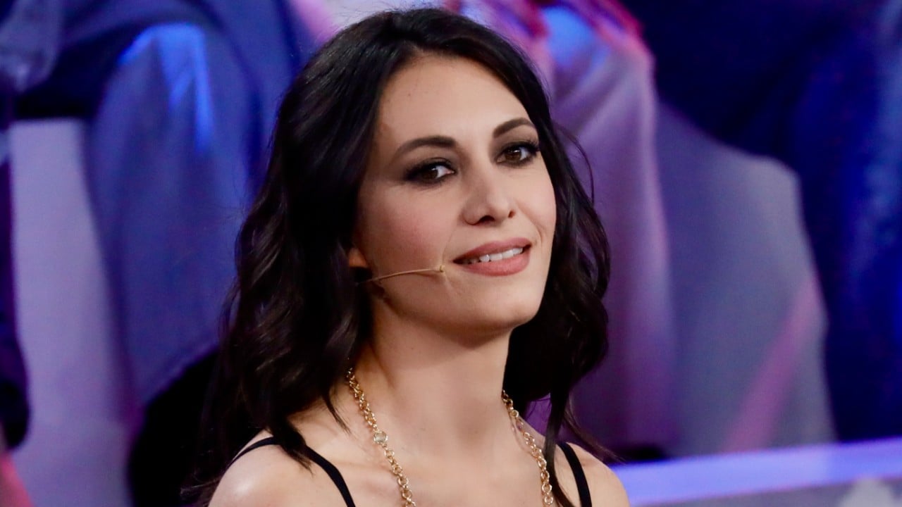 amici 24 deborah lettieri tornerà come professoressa la mossa sui social fa discutere