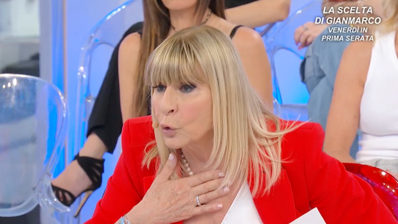 uomini e donne l opinione della puntata gemma perde le staffe e diventa una furia volano stracci da Comingsoon.it uomini e donne l opinione della puntata gemma perde le staffe e diventa una furia volano stracci