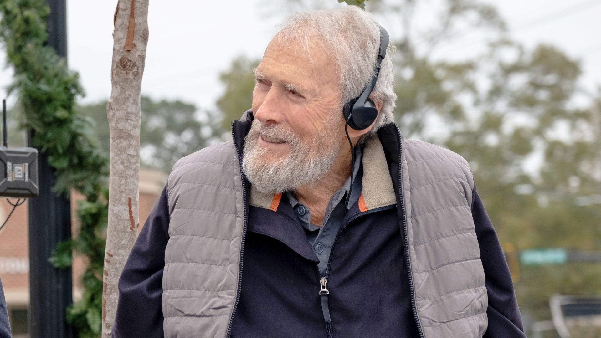 Clint Eastwood prepara nuovi film a 95 anni: "Lavorerò finché potrò ancora imparare qualcosa" Clint Eastwood prepara nuovi film a 95 anni: "Lavorerò finché potrò ancora imparare qualcosa"