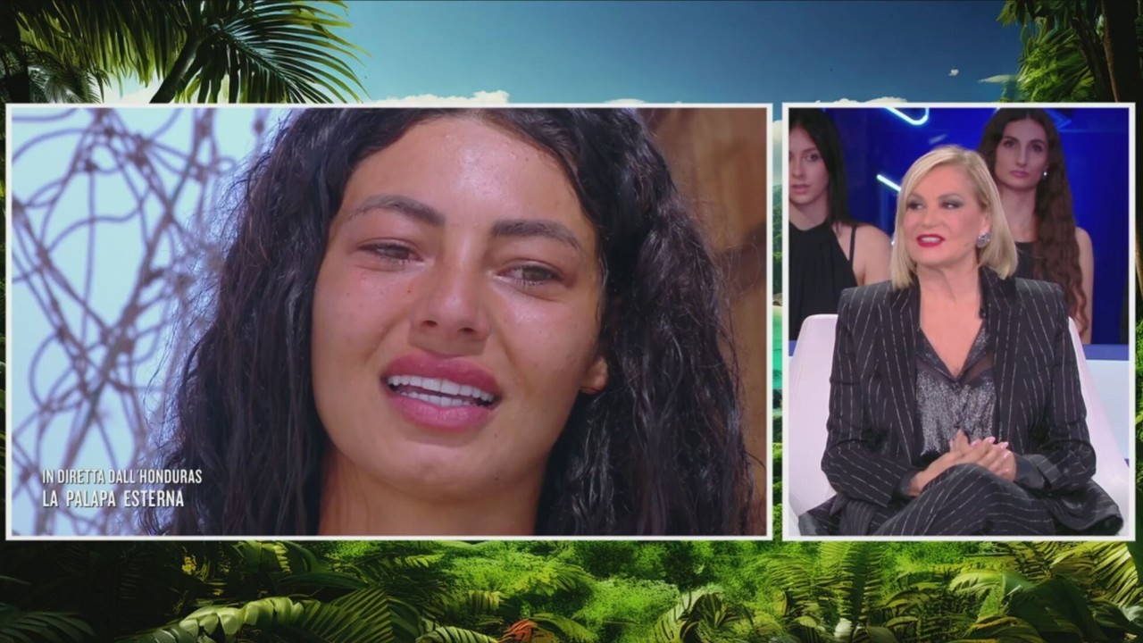 Isola dei Famosi, Simona Ventura contro Jasmin Salvati: "Chiedi subito scusa! Chiara si è salvata per il suo coraggio"