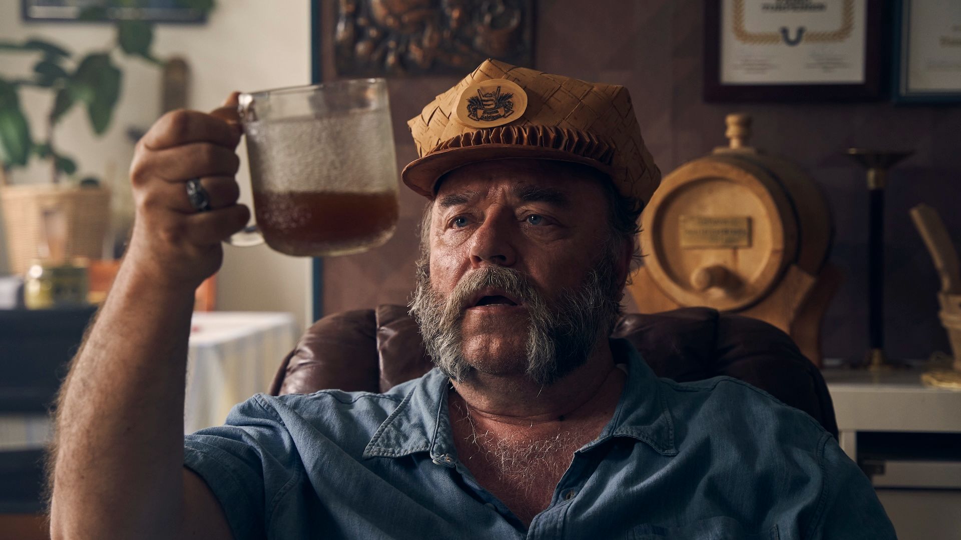 100 litri di birra il trailer italiano della commedia a tutto alcol di temu nikki