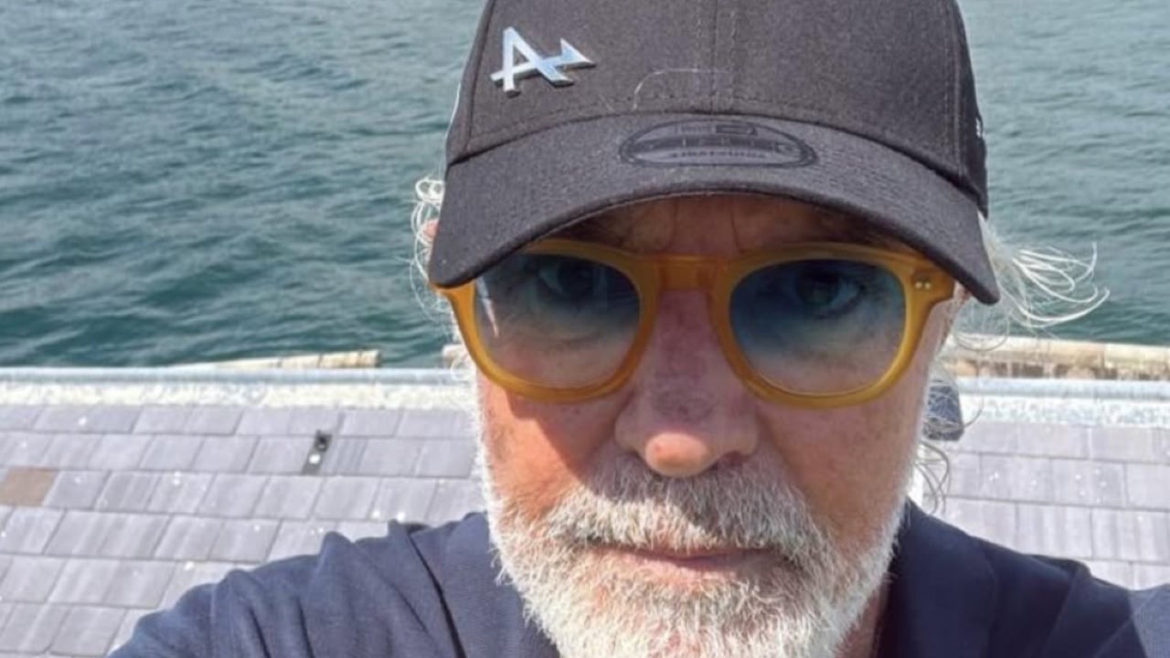 Flavio Briatore, 500 euro al mese: ecco la paghetta di Nathan Falco Flavio Briatore, 500 euro al mese: ecco la paghetta di Nathan Falco