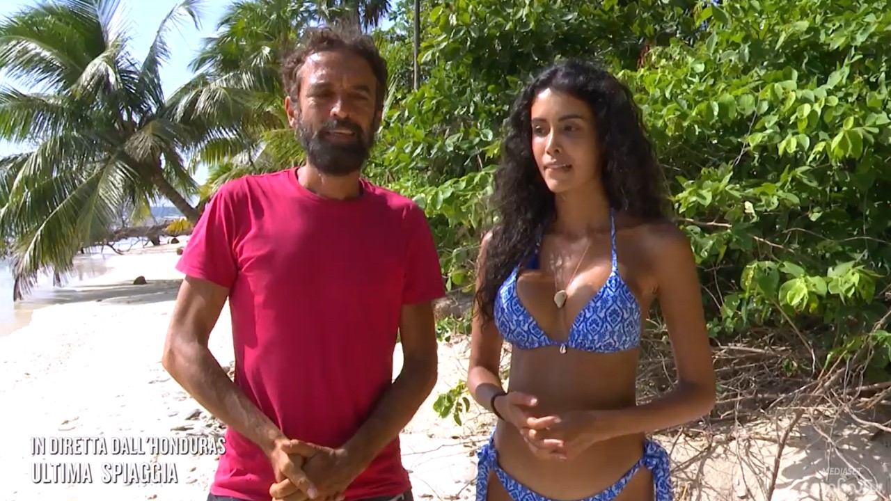 Isola dei Famosi, Dino Giarrusso e Ahlam El Brinis ai ferri corti: "Non ce la faccio più" (VIDEO)