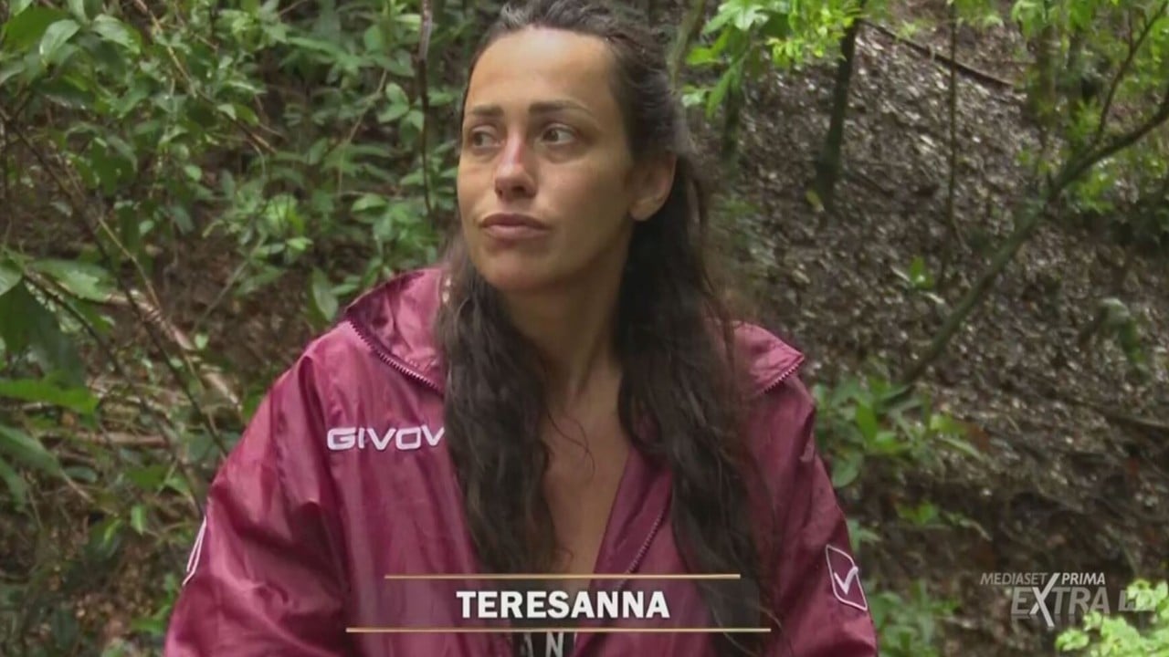 Isola dei Famosi, nuovo scontro tra Teresanna Pugliese e Mario Adinolfi: "Sai quello che hai fatto e menti"