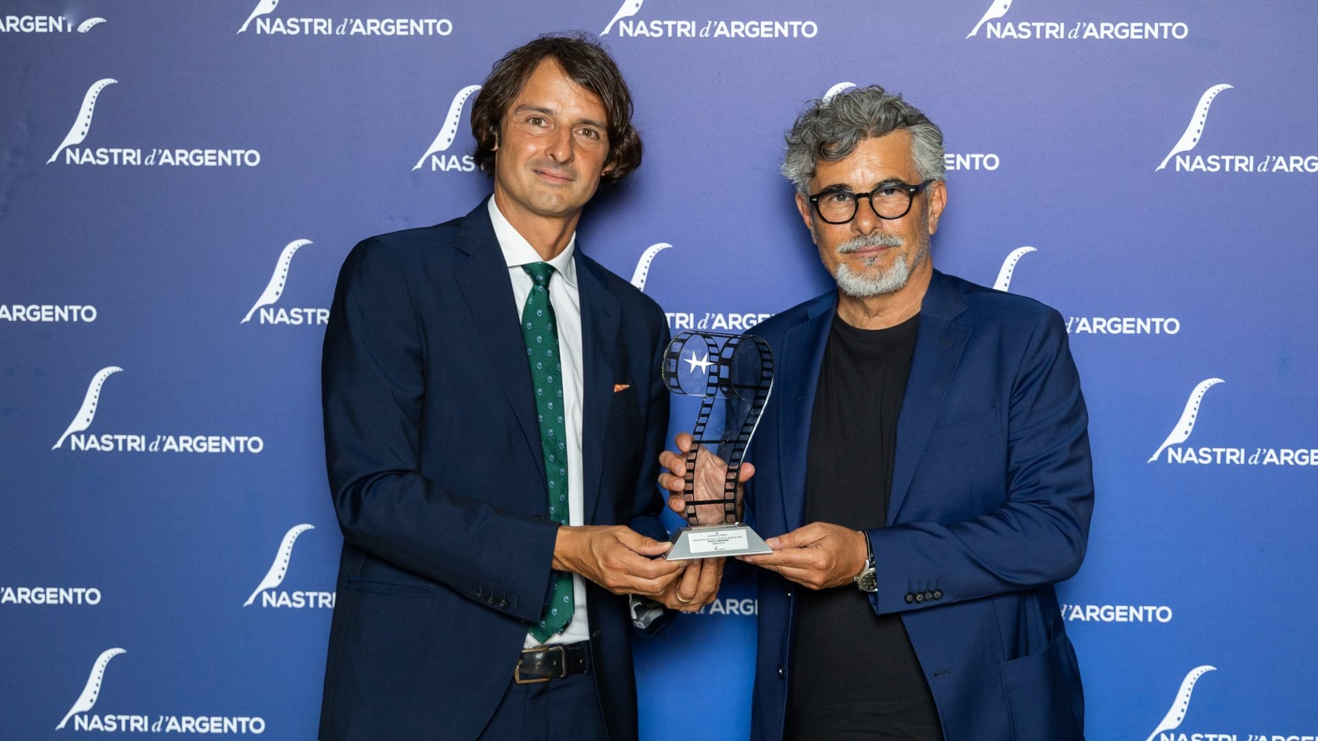 il premio hamilton behind the camera nastri d argento 2025 il vincitore 232 paolo genovese