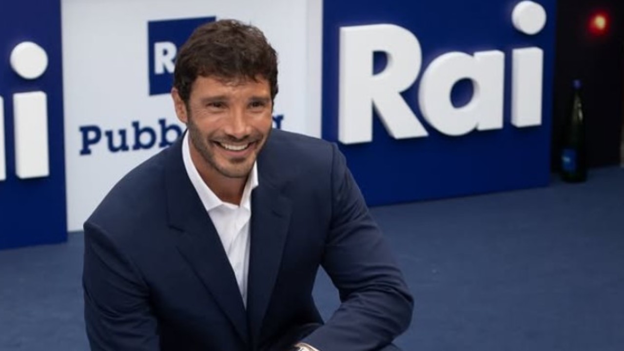 stefano de martino l overdose di pettegolezzi intorno a lui avrebbe infastidito i vertici della rai