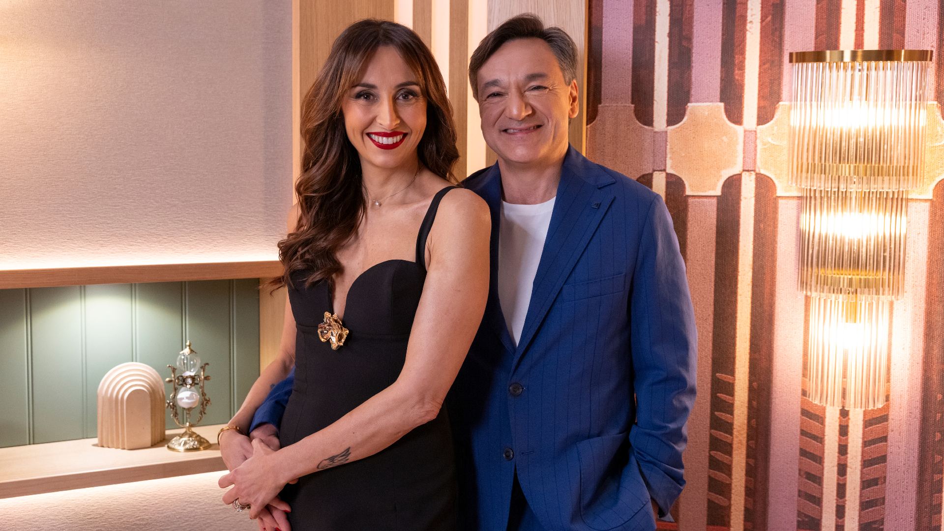 L'amore è cieco: Italia, Benedetta Parodi e Fabio Caressa conduttori del reality di Netflix