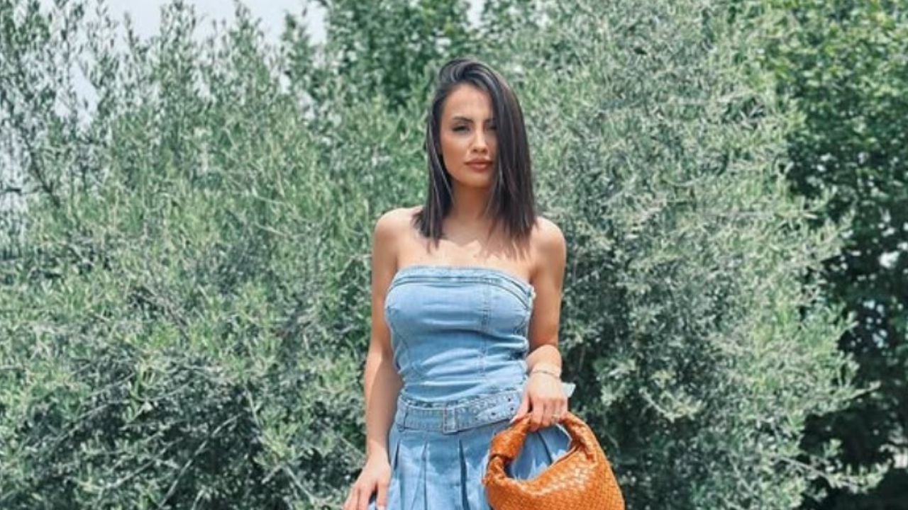 Uomini e Donne, Chiara Rabbi rivela: "Avrei preferito avere due padri che una madre" Uomini e Donne, Chiara Rabbi rivela: "Avrei preferito avere due padri che una madre"