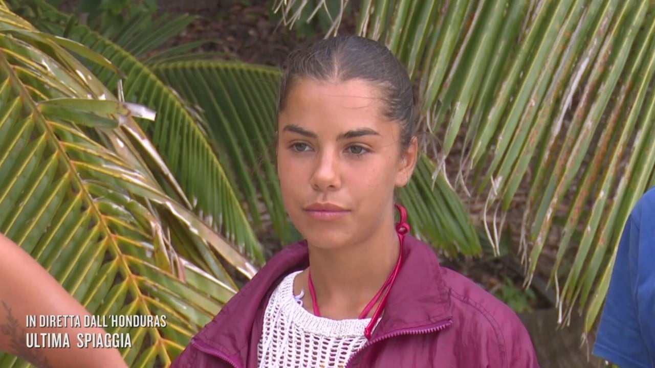 Isola dei Famosi, Chiara Balistreri eliminata: le prime dichiarazioni della naufraga e la reazione di Teresanna Pugliese Isola dei Famosi, Chiara Balistreri eliminata: le prime dichiarazioni della naufraga e la reazione di Teresanna Pugliese