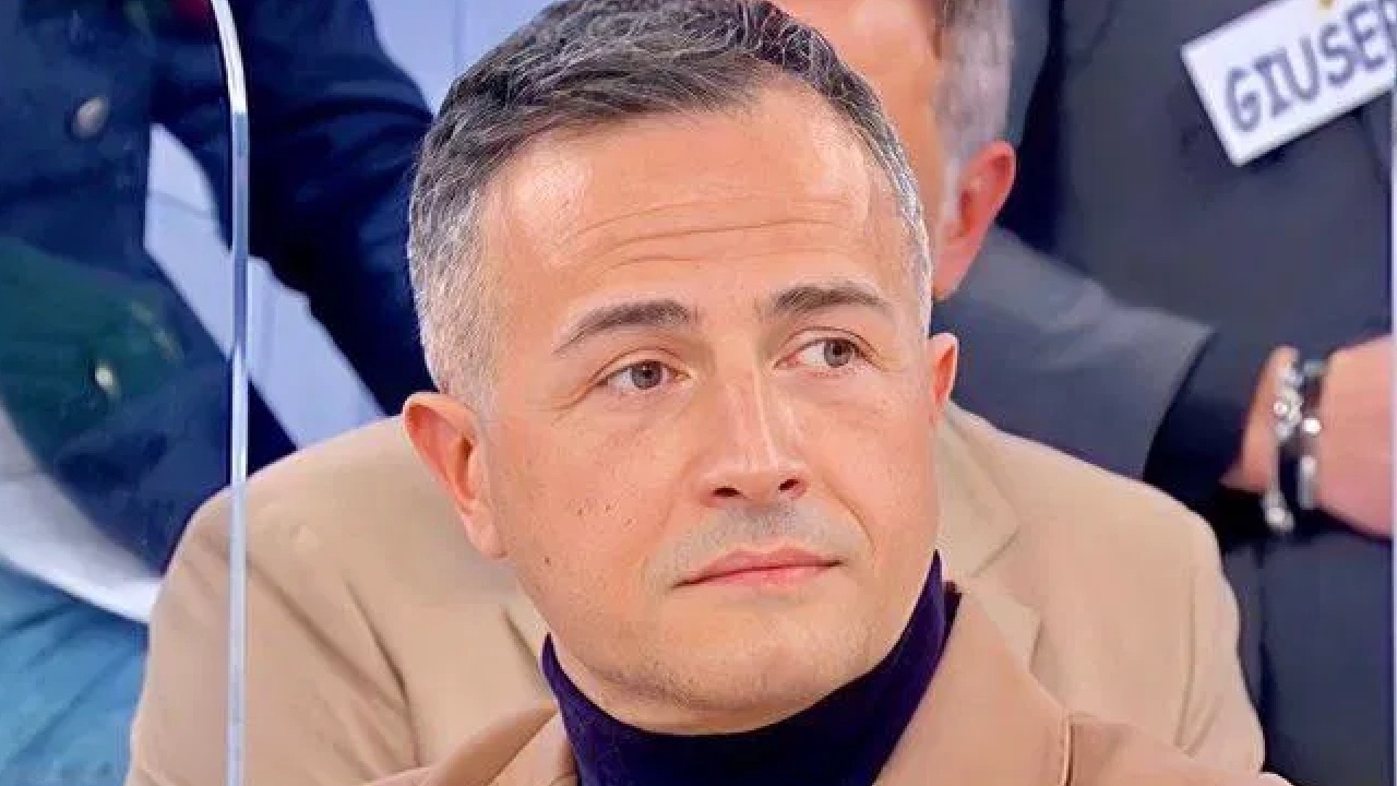 Uomini e Donne, e se tornasse Riccardo Guarnieri? Ecco perché il cavaliere pugliese potrebbe ripensarci Uomini e Donne, e se tornasse Riccardo Guarnieri? Ecco perché il cavaliere pugliese potrebbe ripensarci
