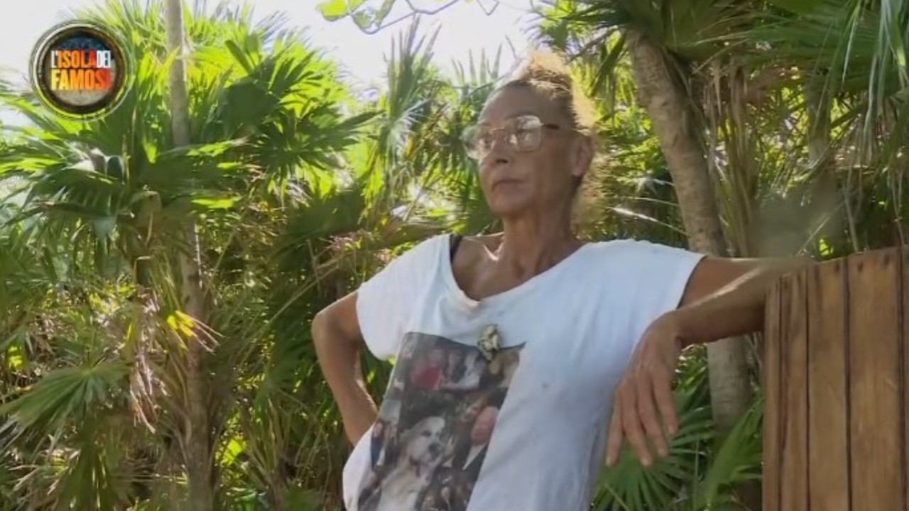 isola dei famosi patrizia rossetti esplode contro mirko frezza se continua gli tiro una pentolata in testa
