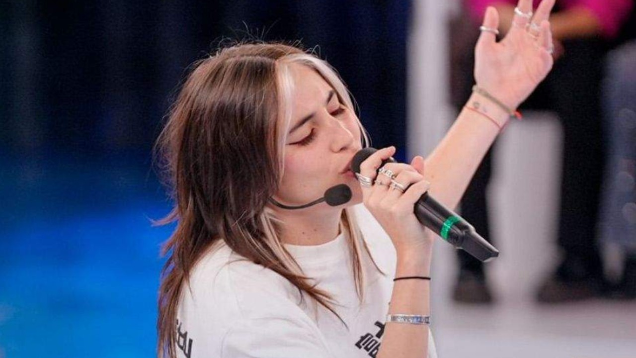 Amici 24, Chiamamifaro parla delle critiche ricevute e poi svela: "Ecco con chi ho legato di più nella scuola" Amici 24, Chiamamifaro parla delle critiche ricevute e poi svela: "Ecco con chi ho legato di più nella scuola"