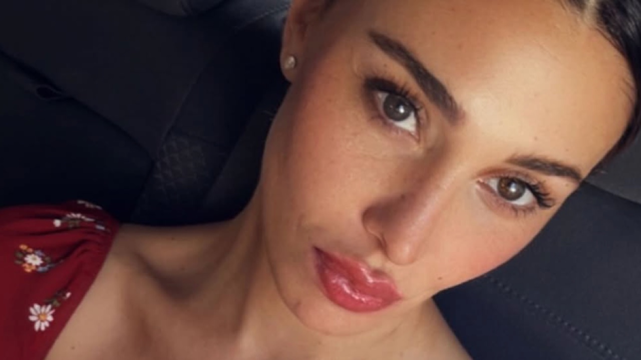 belen rodriguez molto nervosa per l8217incontro a sorpresa con una collega l8217indiscrezione
