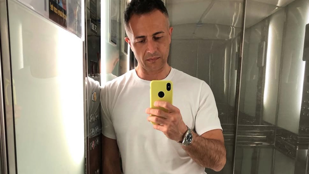 Uomini e Donne, Riccardo Guarnieri torna su Instagram e conferma di essere fidanzato: per lui niente trono over Uomini e Donne, Riccardo Guarnieri torna su Instagram e conferma di essere fidanzato: per lui niente trono over