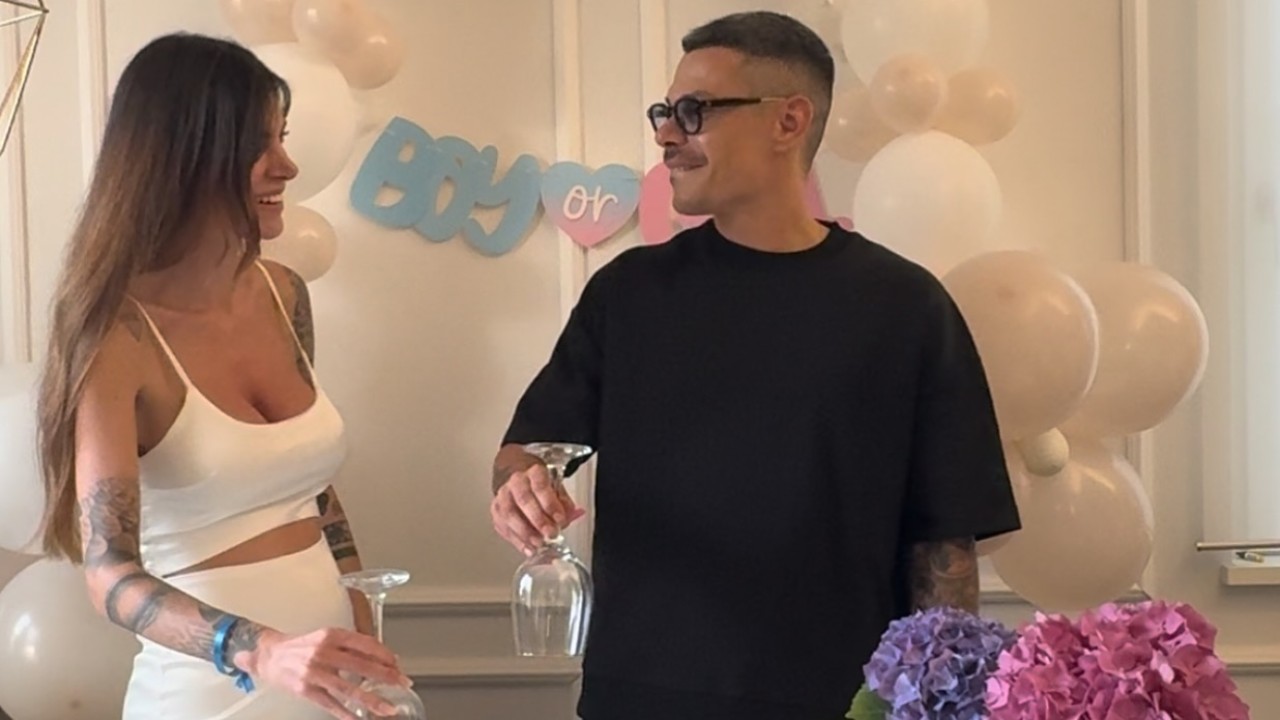 Temptation Island, Giada e Francesco svelano sui social il sesso del loro bebè (VIDEO) Temptation Island, Giada e Francesco svelano sui social il sesso del loro bebè (VIDEO)