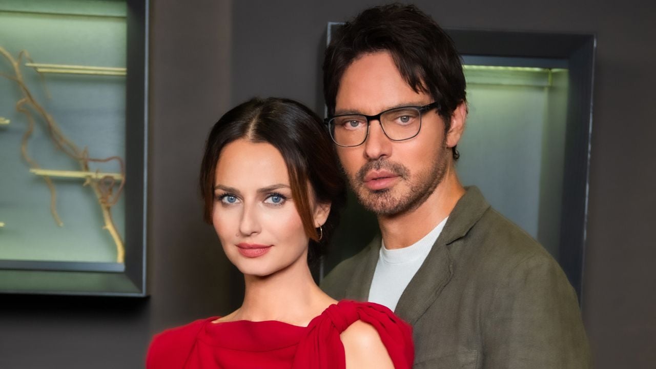 Gabriel Garko e Anna Safroncik torneranno a lavorare insieme: Primi Ciak per Colpa dei Sensi, in arrivo su Canale5 Gabriel Garko e Anna Safroncik torneranno a lavorare insieme: Primi Ciak per Colpa dei Sensi, in arrivo su Canale5