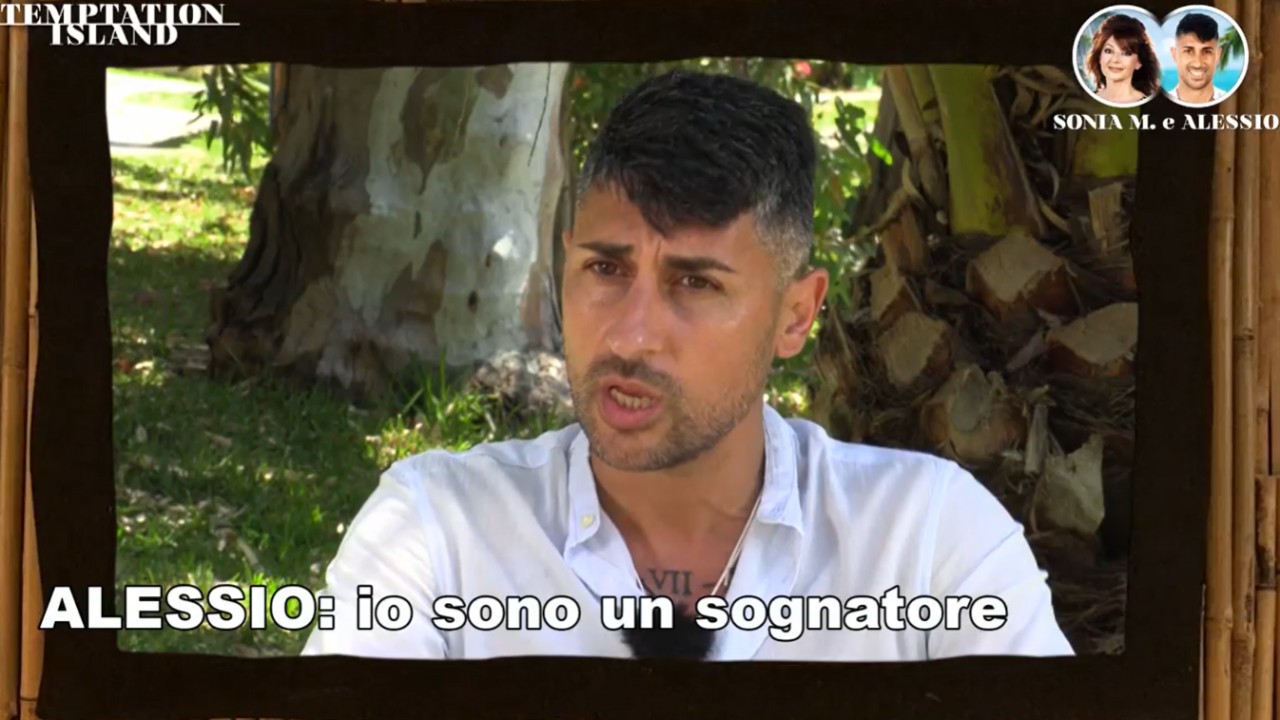 Temptation Island, Karina Cascella critica Alessio: "È disperato perché deve mollare il villaggio, mi chiedo se..." Temptation Island, Karina Cascella critica Alessio: "È disperato perché deve mollare il villaggio, mi chiedo se..."