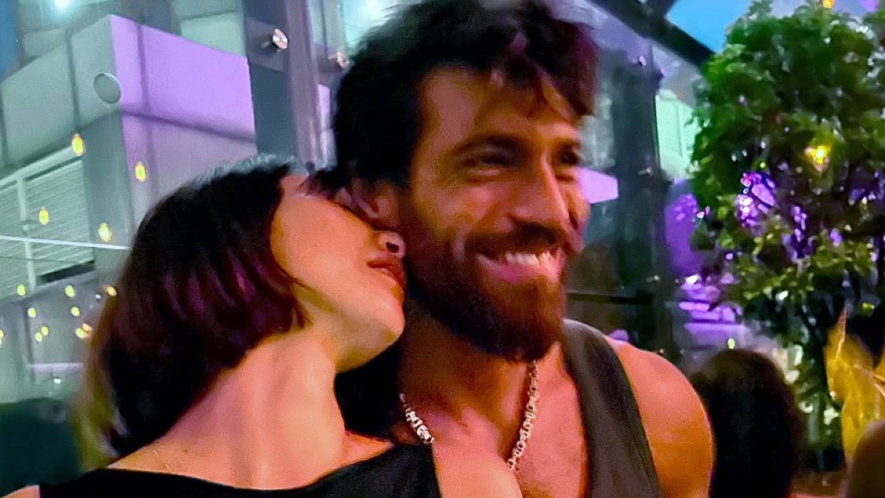 Can Yaman e Sara Bluma innamoratissimi a Istanbul, vacanza d’amore per la nuova coppia Can Yaman e Sara Bluma innamoratissimi a Istanbul, vacanza d’amore per la nuova coppia