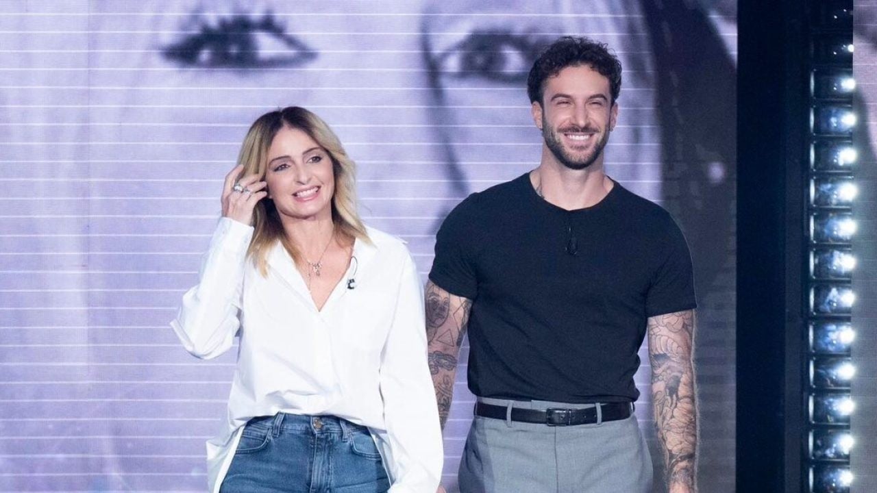 Amici, Veronica Peparini e Andreas Muller si sono sposati civilmente Amici, Veronica Peparini e Andreas Muller si sono sposati civilmente