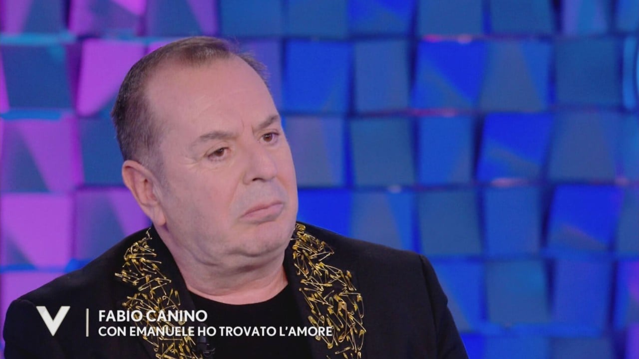 Ballando con le Stelle, Fabio Canino al vetriolo su Amici: "Il nostro è un vero show, Amici sembra una palestra" Ballando con le Stelle, Fabio Canino al vetriolo su Amici: "Il nostro è un vero show, Amici sembra una palestra"