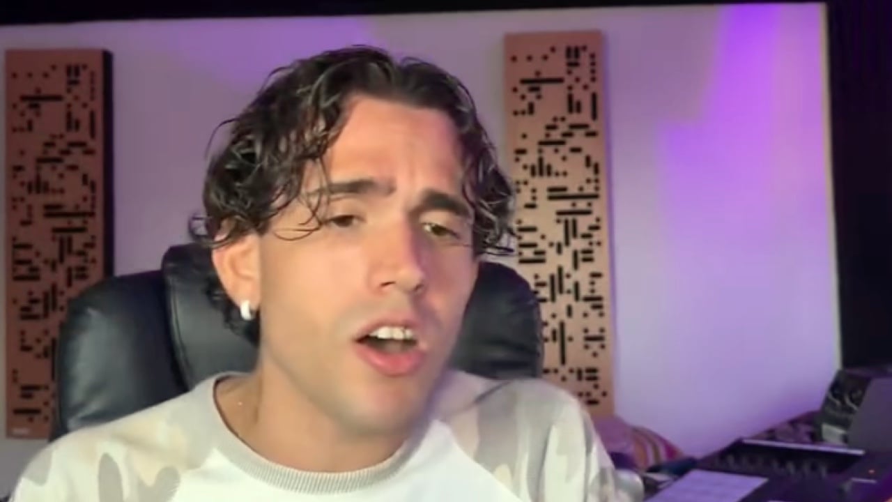 Amici, Aka7even torna sui social con un cambio di Look drastico che fa impazzire le Fan Amici, Aka7even torna sui social con un cambio di Look drastico che fa impazzire le Fan