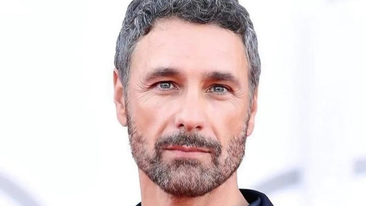 Raoul Bova ricattato prima della diffusione delle chat private con Martina Ceretti, la Procura apre un Raoul Bova ricattato prima della diffusione delle chat private con Martina Ceretti, la Procura apre un