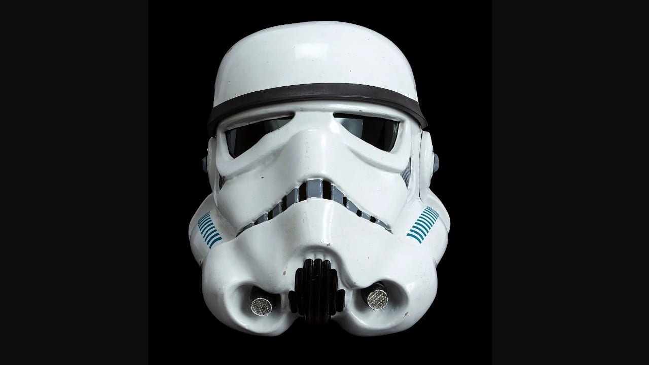 star wars uno dei sei caschi delle guardie imperiali rimasti al mondo 232 stato venduto all asta per 256000 dollari