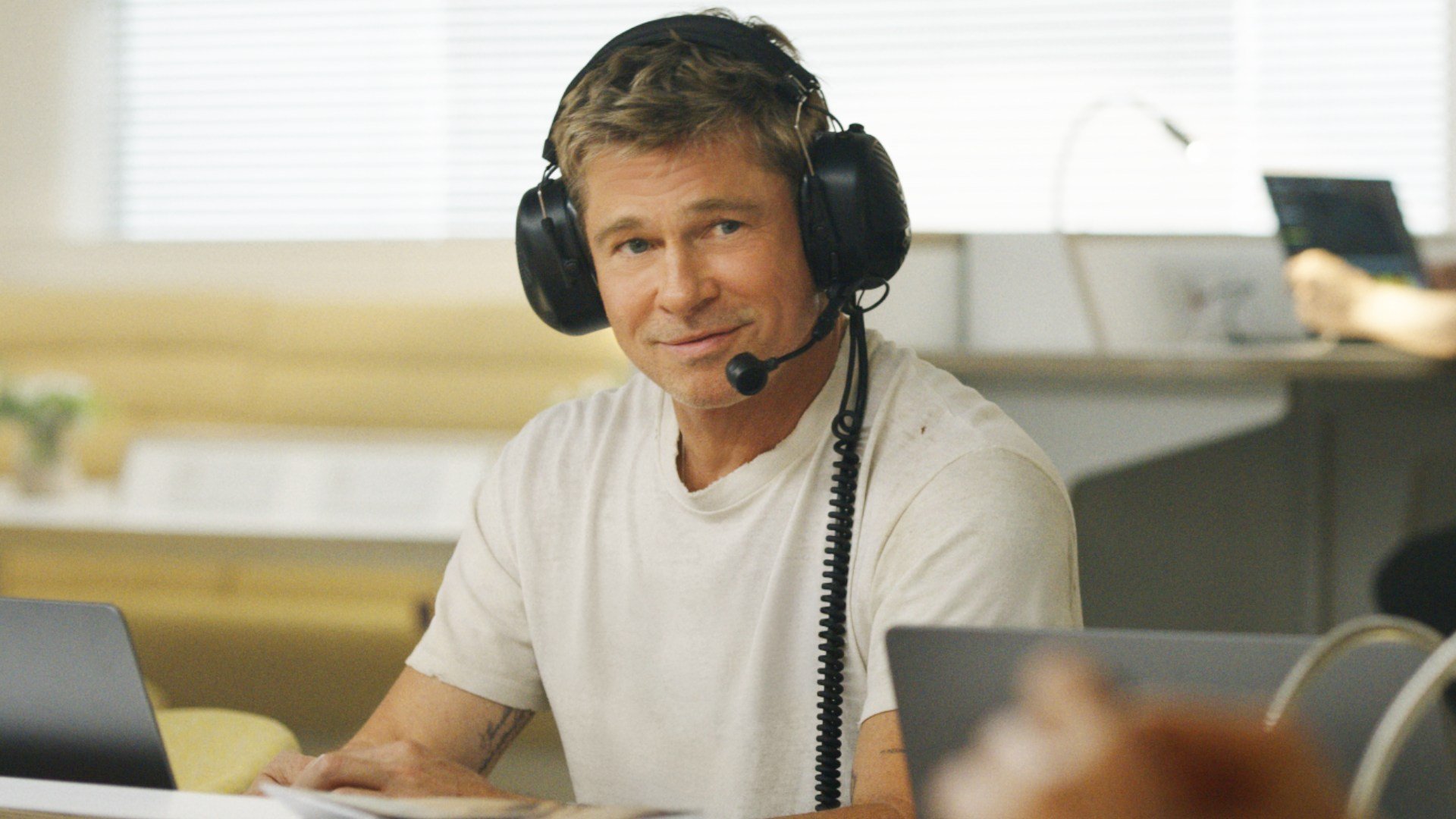 f1 con brad pitt 232 il primo successo di apple al cinema tim cook si congratula