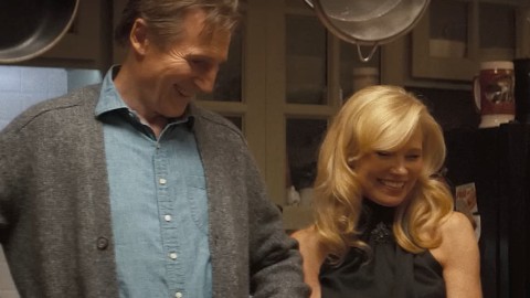 Una pallottola spuntata: il reboot galeotto che ha fatto innamorare Pamela Anderson e Liam Neeson